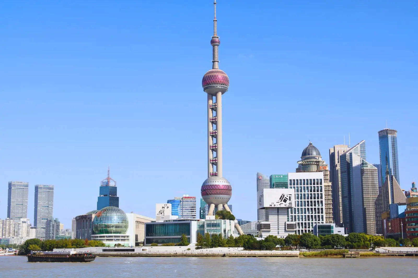 西安浐灞生态区现代物流配送技术应用趋势与效率提升方案